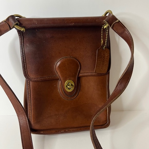 Coach Handbags - Vintage Coach Murphy Turnlock Leather Crossbody Bag‎ British Tan Leather